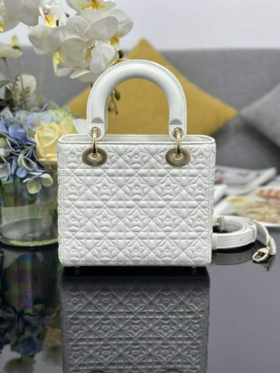 Picture of Dior Handbags _SKUfw239236325fw